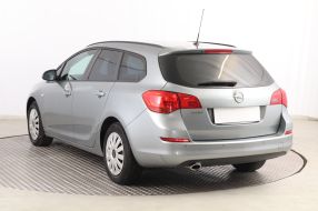 Opel Astra - 2011