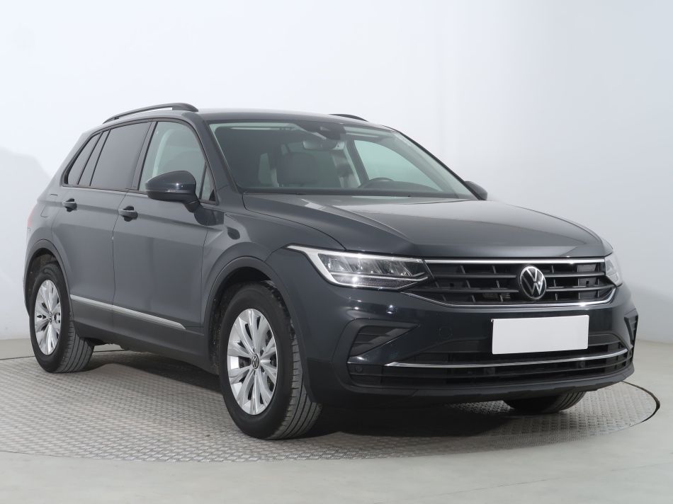 Volkswagen Tiguan - 2022