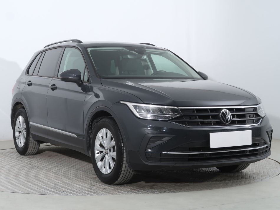 Volkswagen Tiguan - 2022