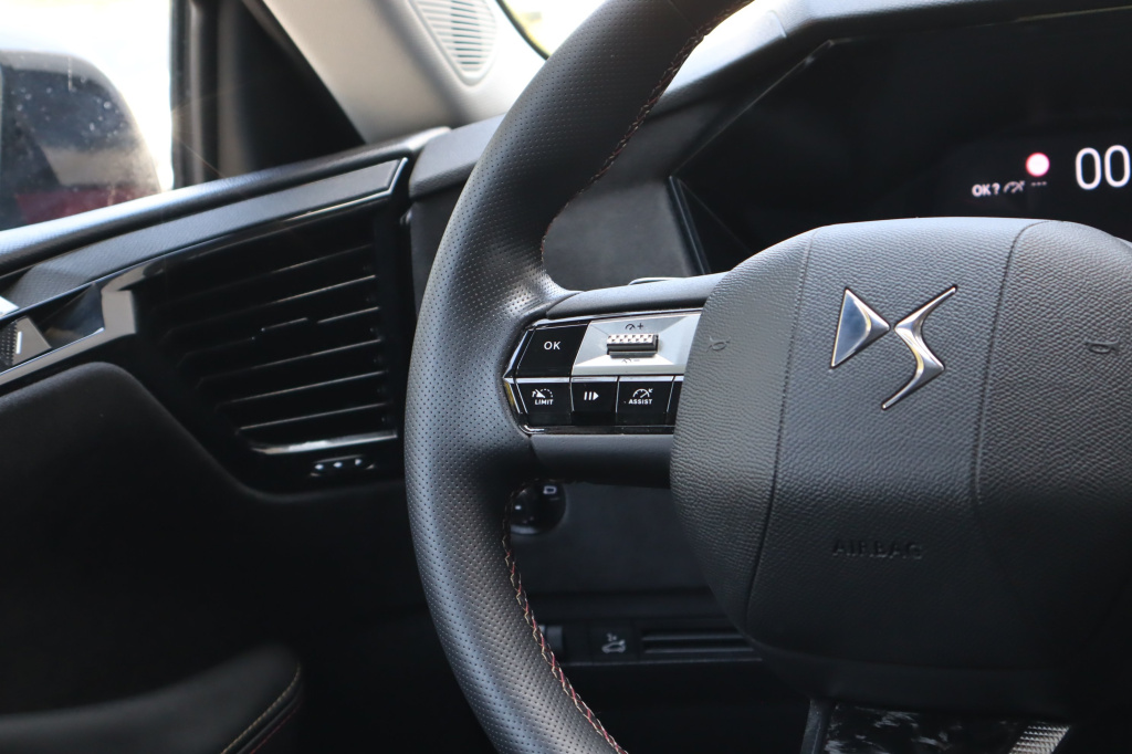 DS 4