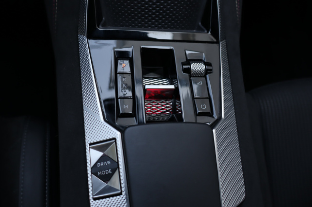 DS 4
