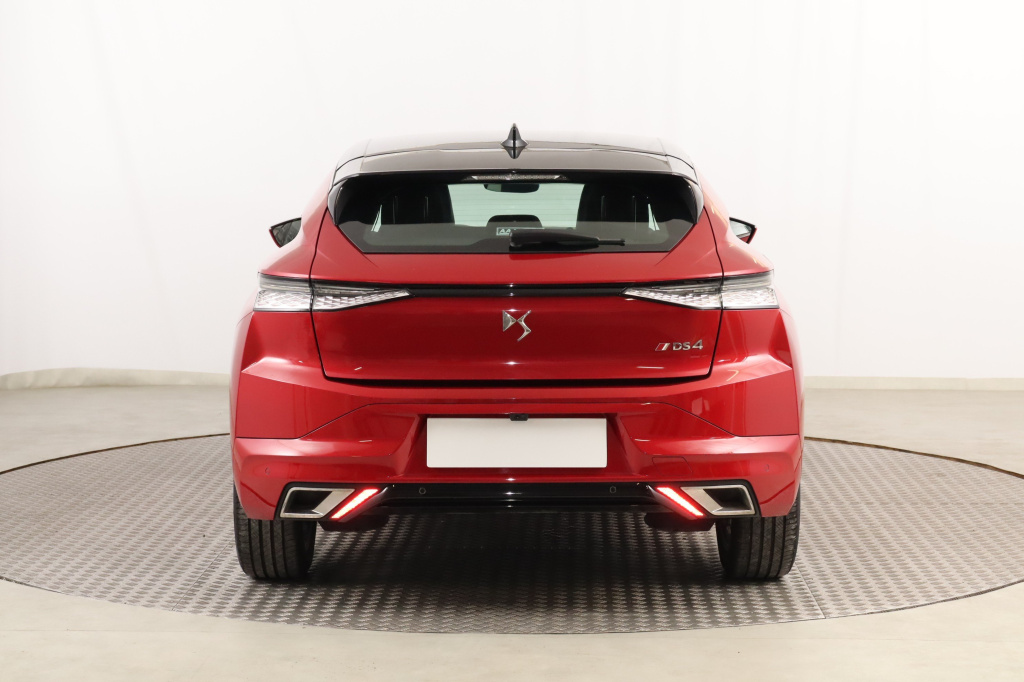 DS 4