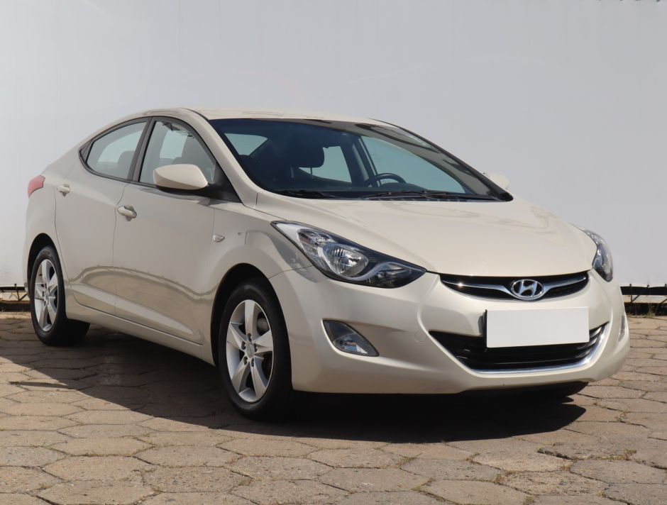 Hyundai Elantra - 2012