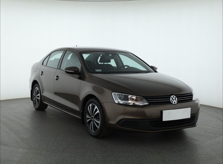 Volkswagen Jetta - 2011