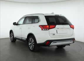 Mitsubishi Outlander - 2019