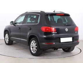 Volkswagen Tiguan - 2012