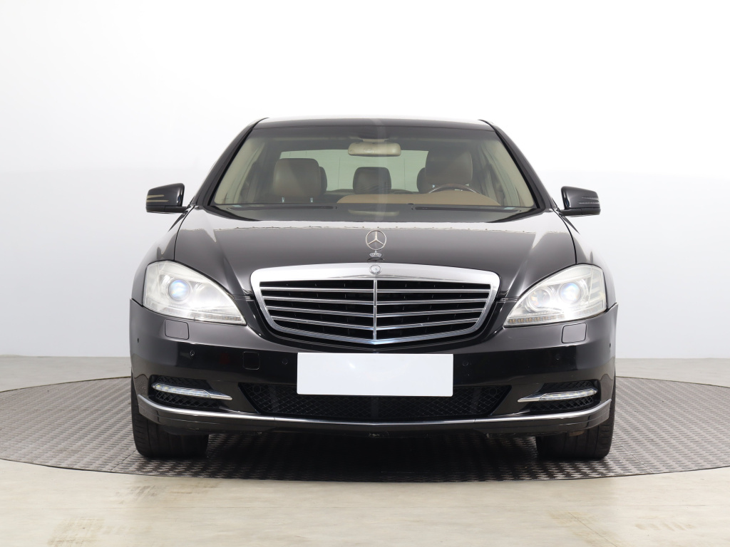 Mercedes-Benz S