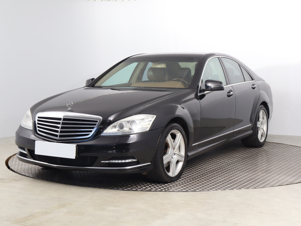 Mercedes-Benz S