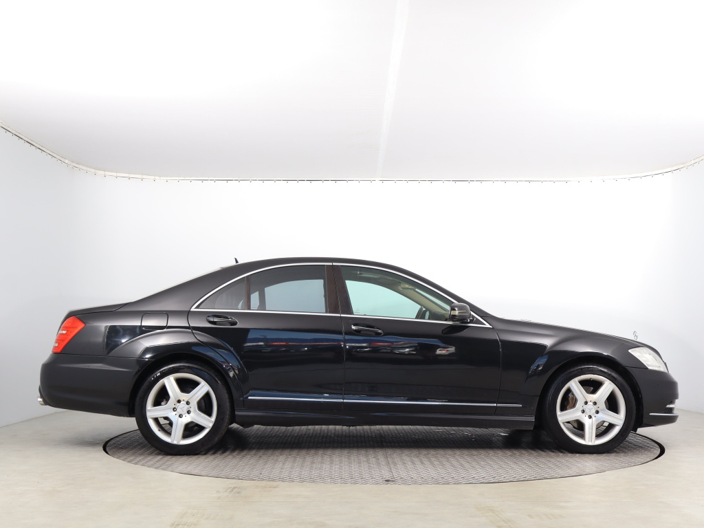 Mercedes-Benz S