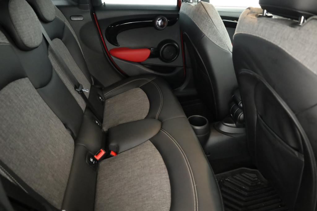 MINI 5-door