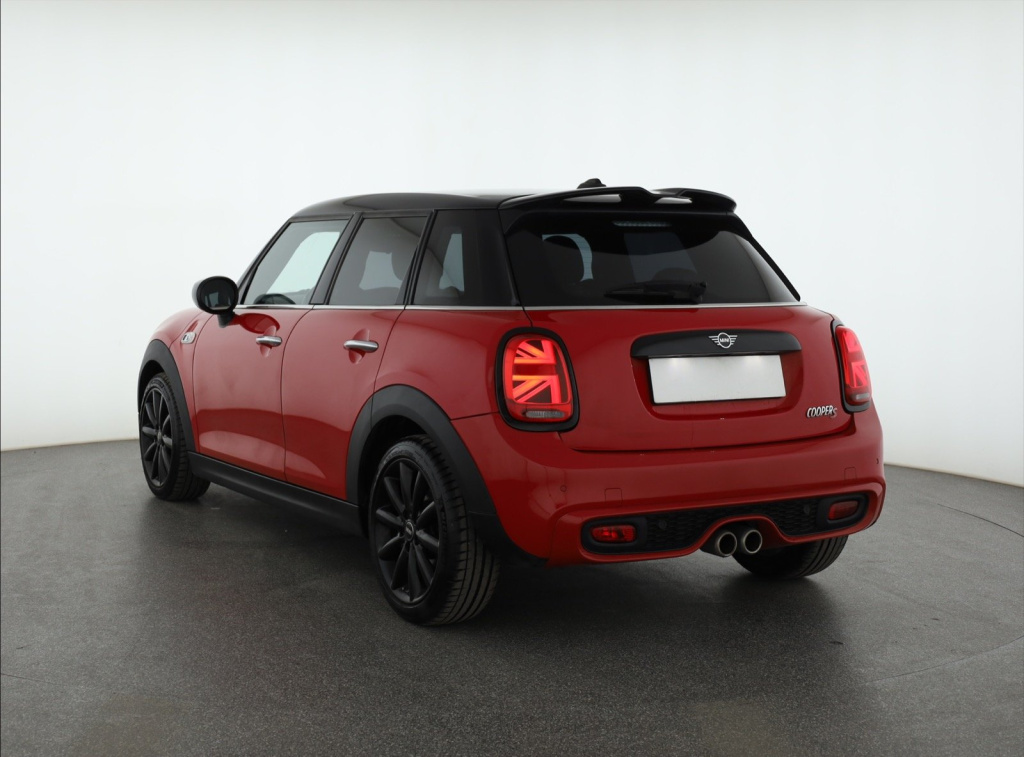 MINI 5-door