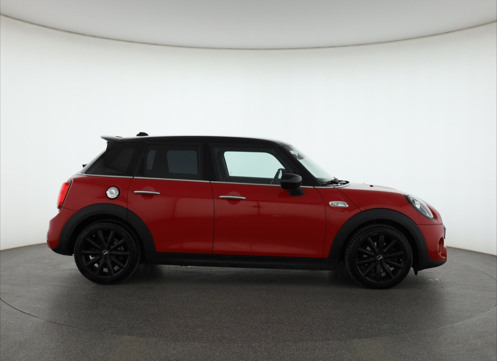 MINI 5-door