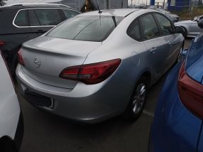 Opel Astra - 2013