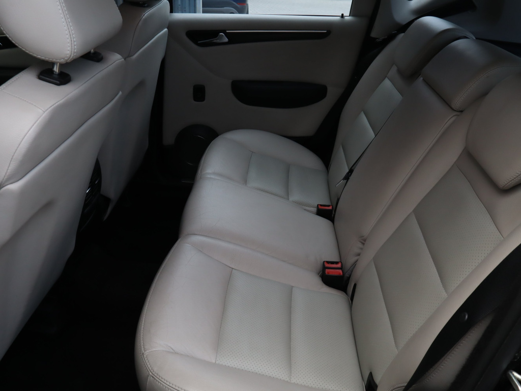 Mercedes-Benz A