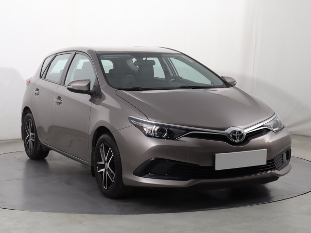 Toyota Auris 2015