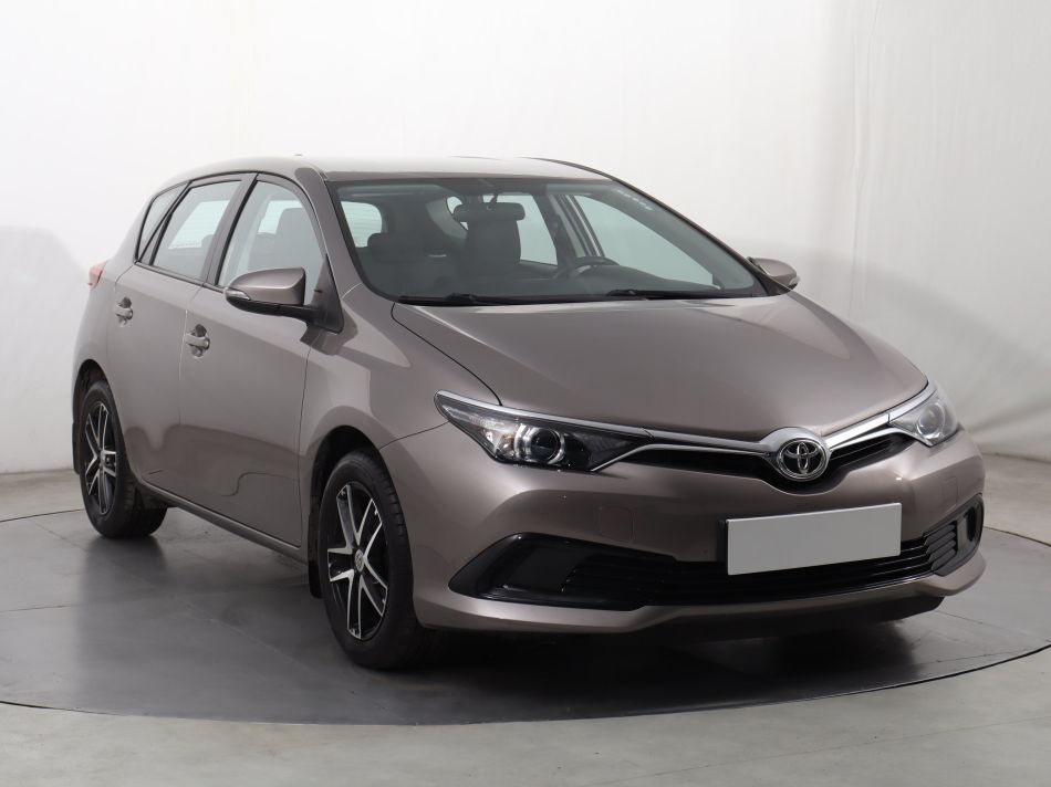 Toyota Auris - 2015