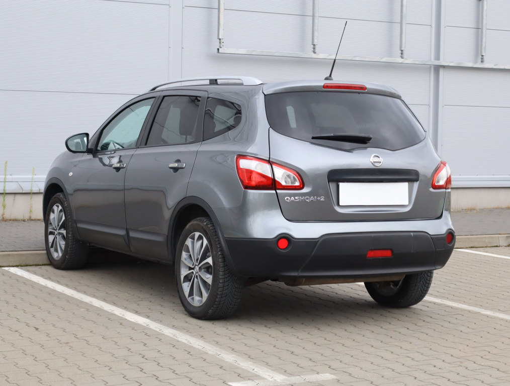 Nissan Qashqai+2