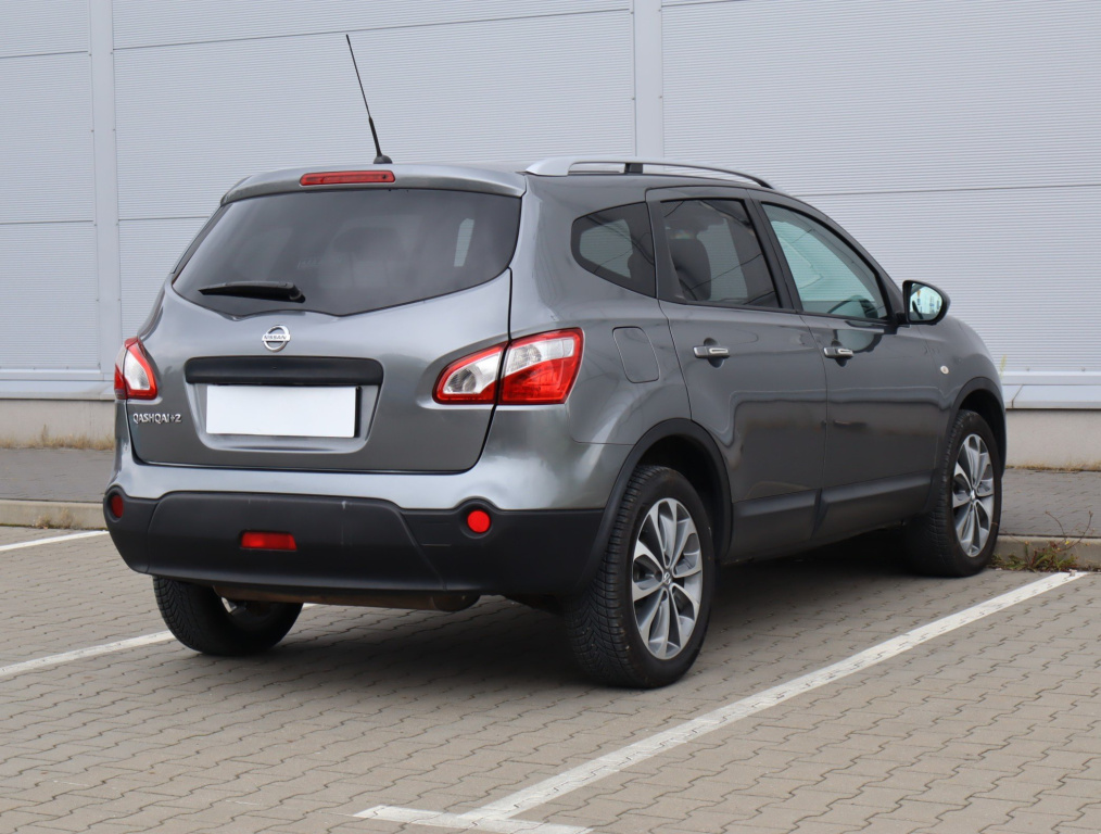 Nissan Qashqai+2