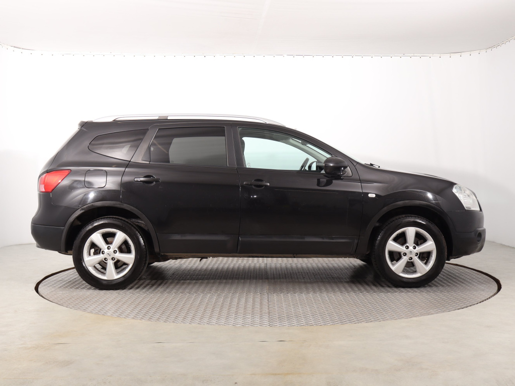 Nissan Qashqai+2