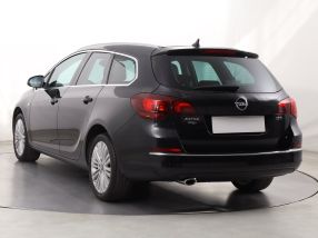 Opel Astra - 2013