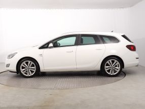 Opel Astra - 2011