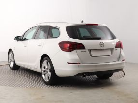 Opel Astra - 2011