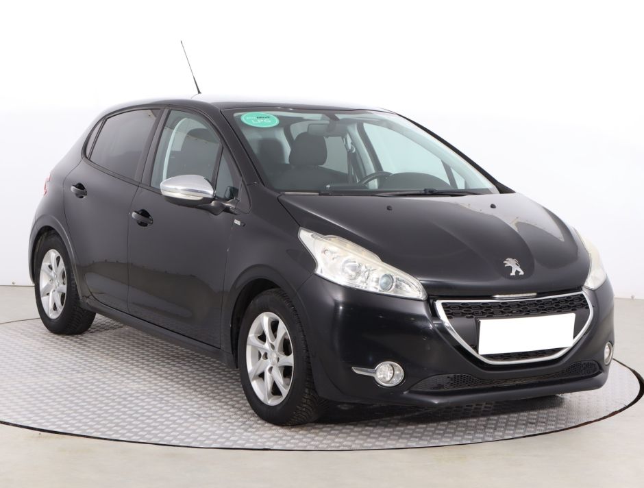 Peugeot 208 - 2015