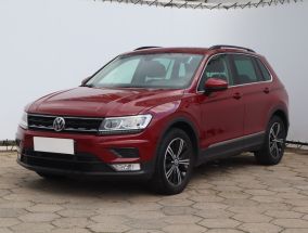Volkswagen Tiguan - 2016