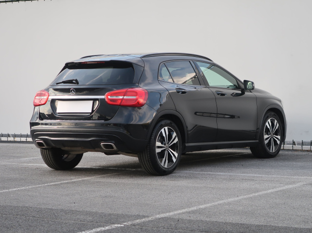 Mercedes-Benz GLA 220 CDI 4MATIC