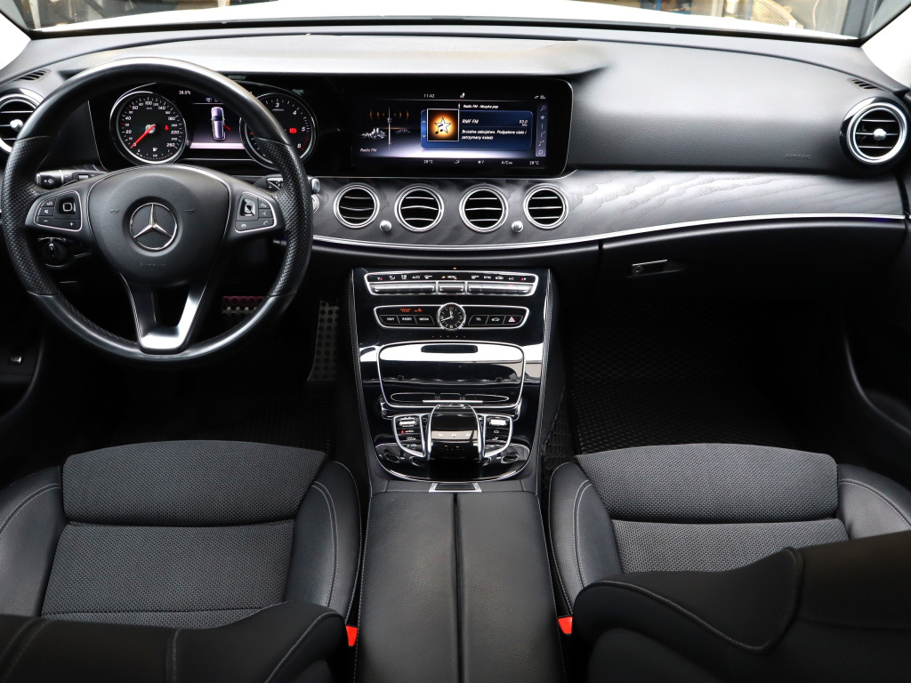 Mercedes-Benz E