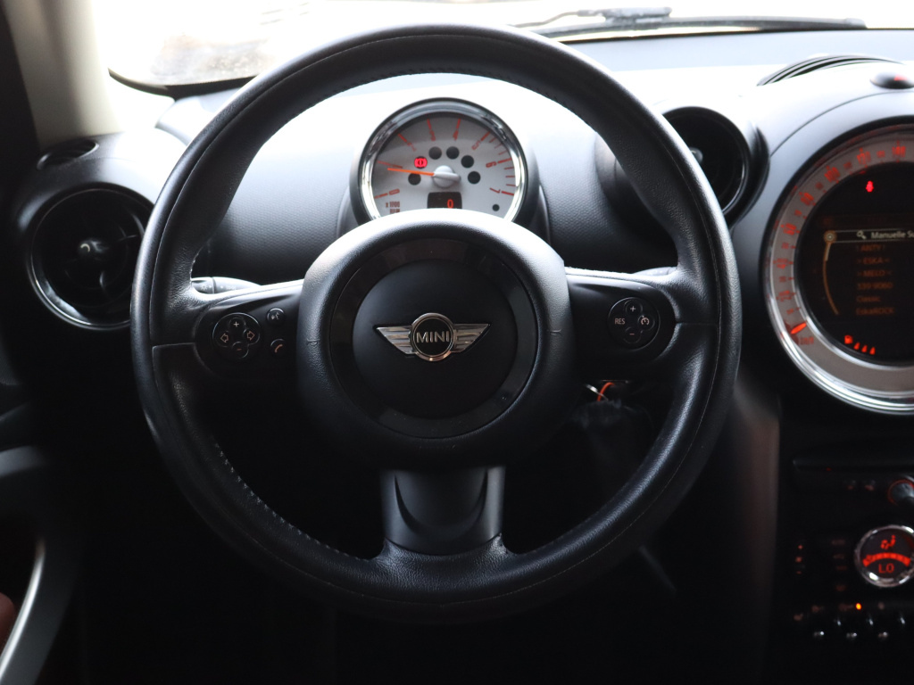 MINI Paceman