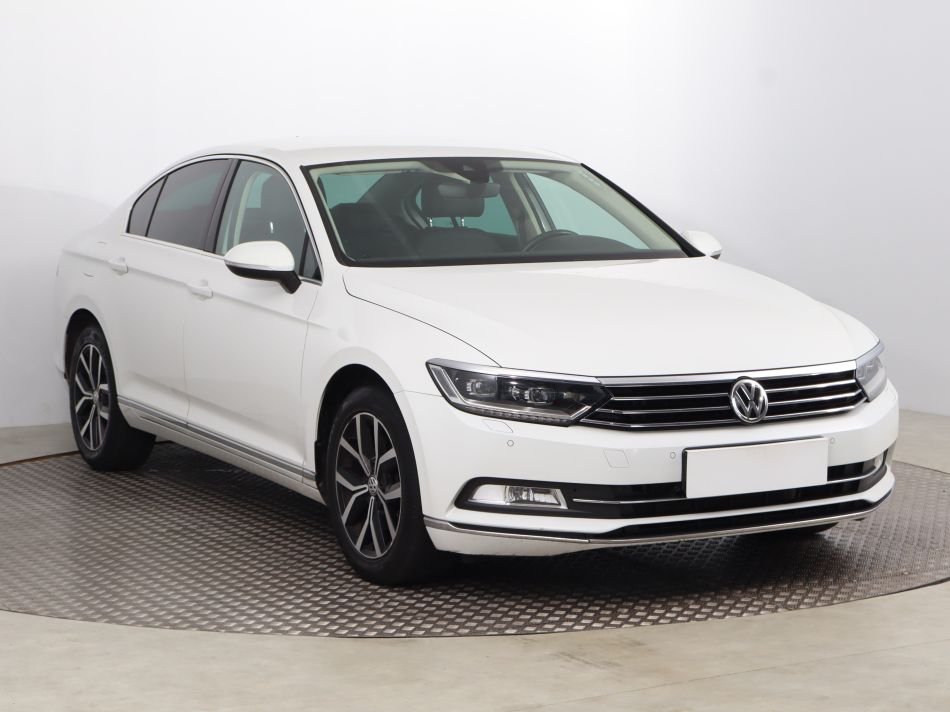 Volkswagen Passat - 2015