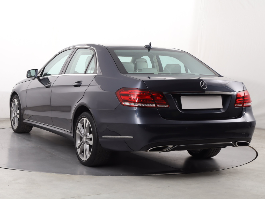 Mercedes-Benz E