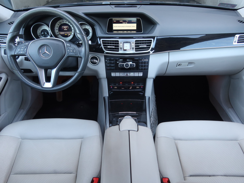 Mercedes-Benz E