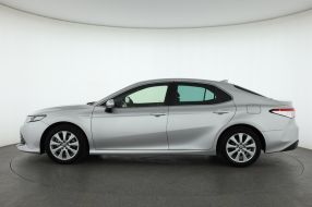 Toyota Camry - 2020
