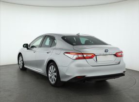 Toyota Camry - 2020