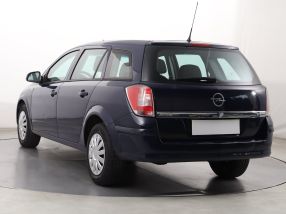Opel Astra - 2011
