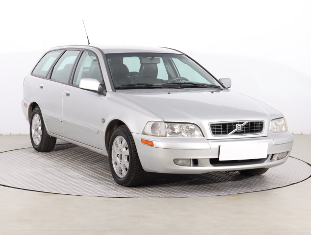 Volvo V40 2003