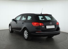 Opel Astra - 2013