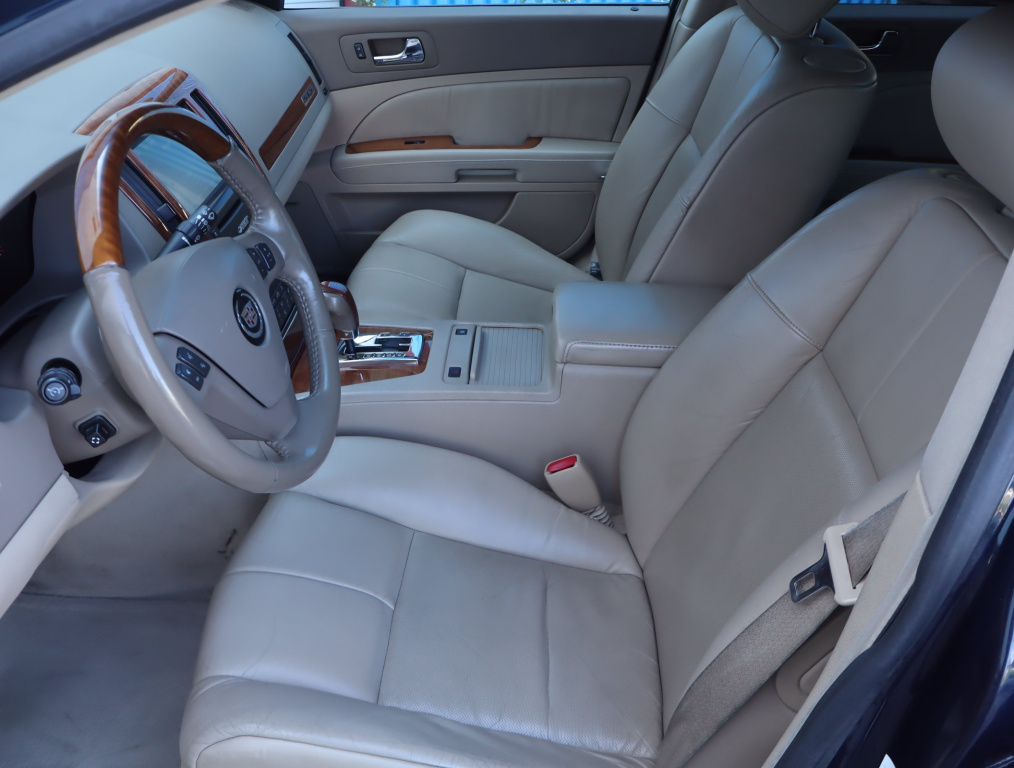 Cadillac STS