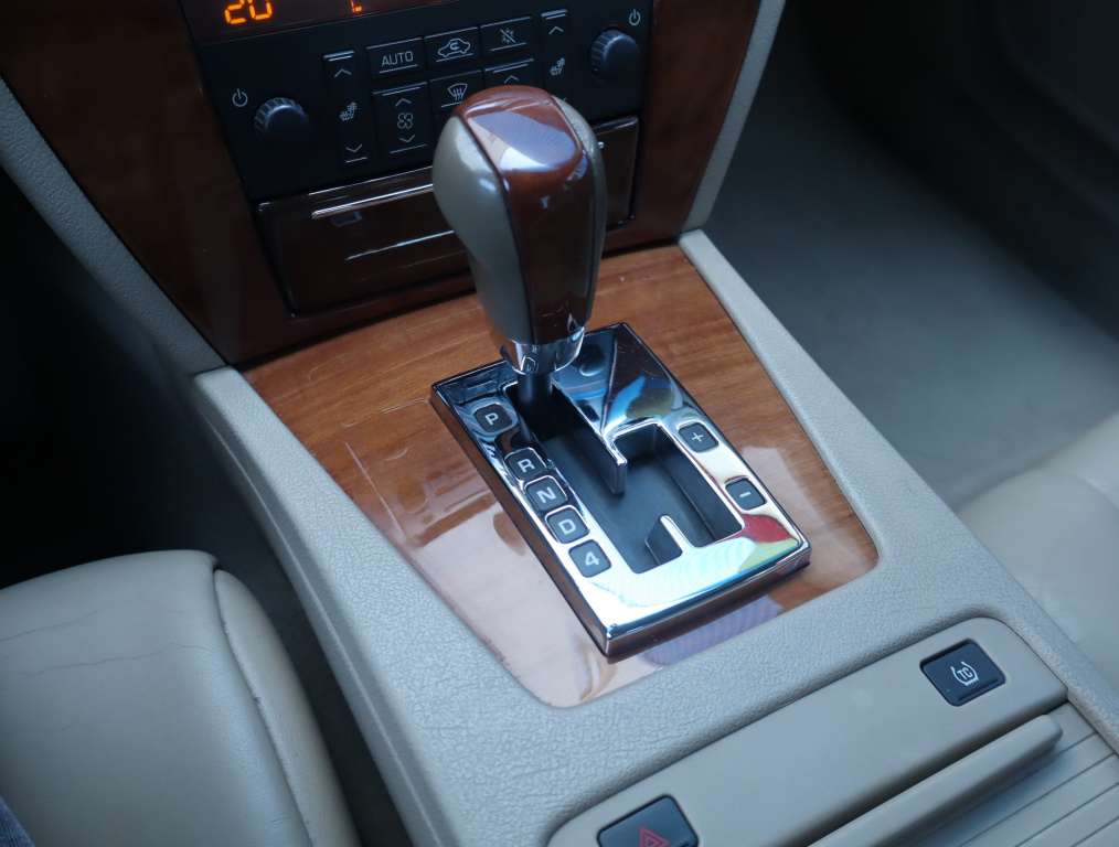 Cadillac STS