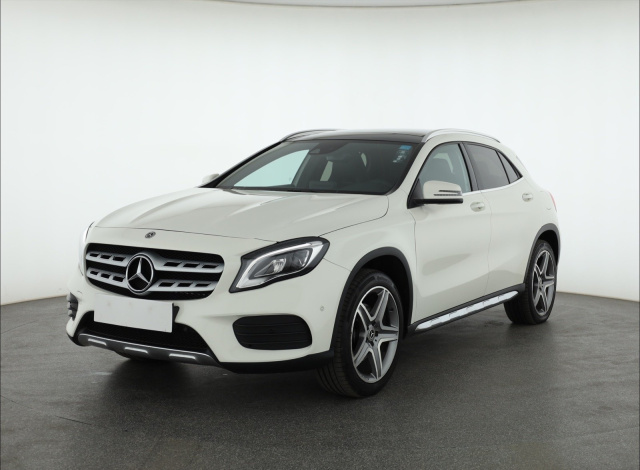 Mercedes-Benz GLA 220 4MATIC