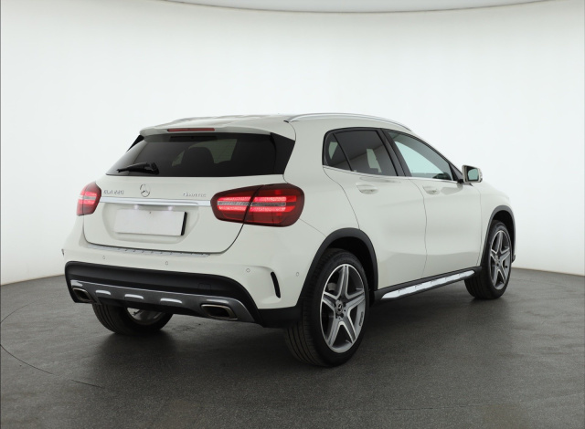 Mercedes-Benz GLA 220 4MATIC