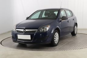 Opel Astra - 2012