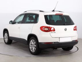 Volkswagen Tiguan - 2011