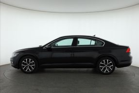 Volkswagen Passat - 2022