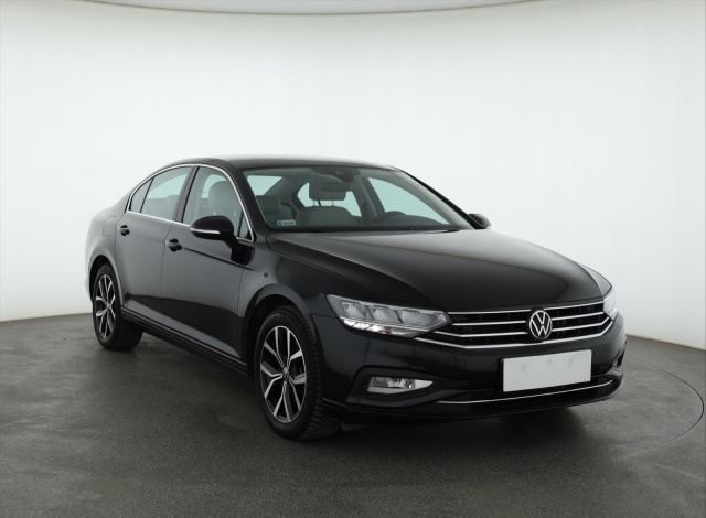Volkswagen Passat 2022