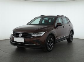 Volkswagen Tiguan - 2021