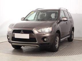 Mitsubishi Outlander - 2010