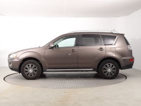 Mitsubishi Outlander - 2010